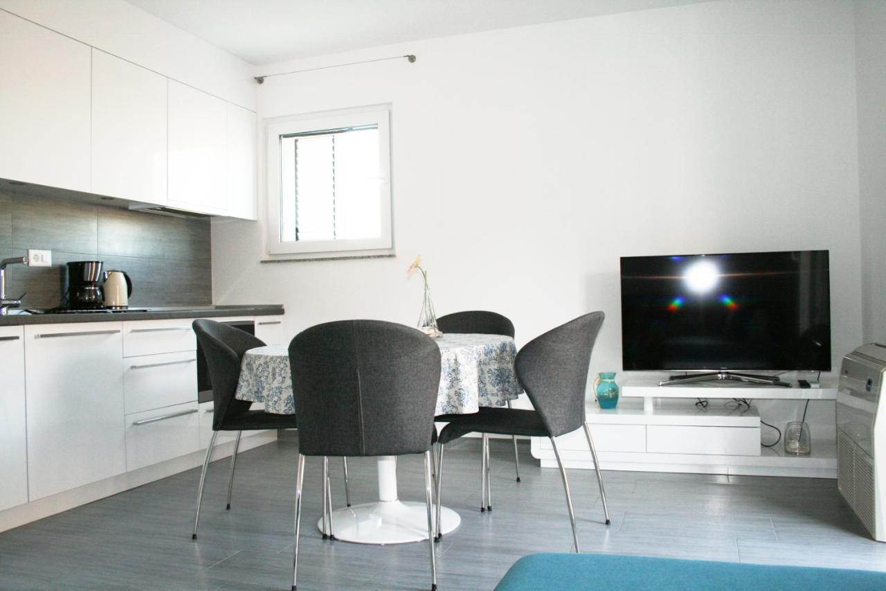 White Anchor Apartment Vodice Exterior photo